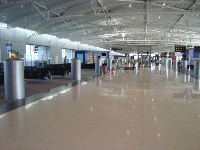 ملف:Gates of Larnaca International Airport in the Republic of Cyprus.jpg