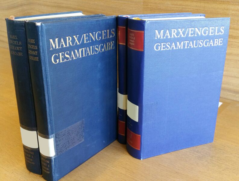 ملف:MEGA1 MEGA2.jpg