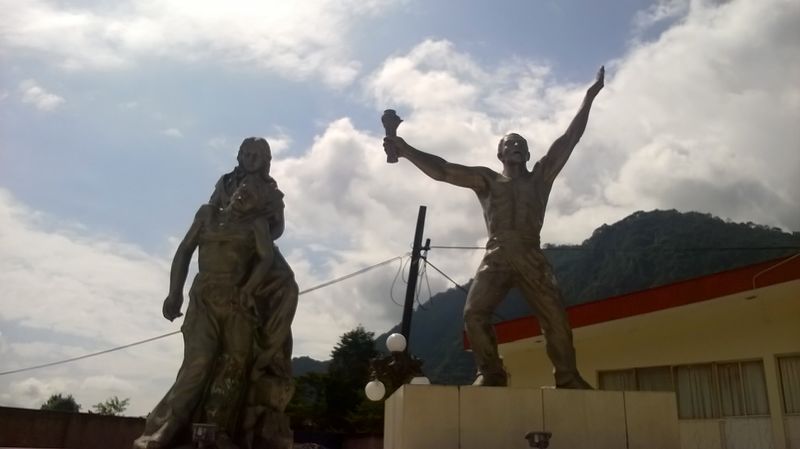 ملف:Monumento a los Mártires de Río Blanco, Veracruz.jpg