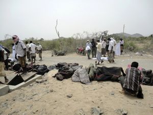 ضحايا تفجير مخزن الأسلحة في جعار 28 مارس 2011.jpg