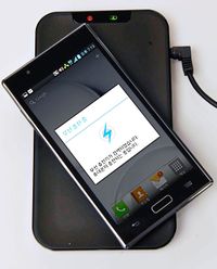 Inductive charging of LG smartphone (2).jpg