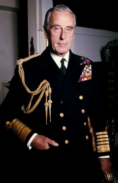 ملف:Lord Mountbatten Naval in colour Allan Warren.jpg