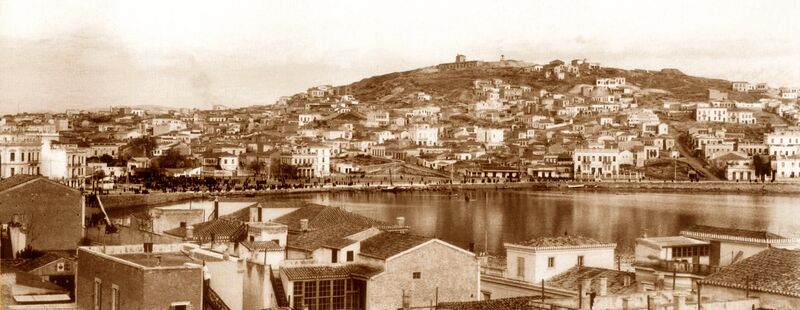 ملف:Piraeus port 19th century.jpg
