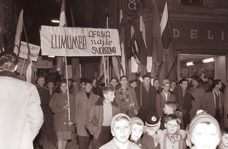 ملف:Protestno zborovanje v Mariboru ob umoru kongovskega predsednika Patricea Lumumbe 1961 (3).jpg