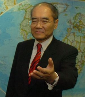 Koichiro Matsuura (UNESCO) (2)- presidenciagovar- 29MAR07.jpg