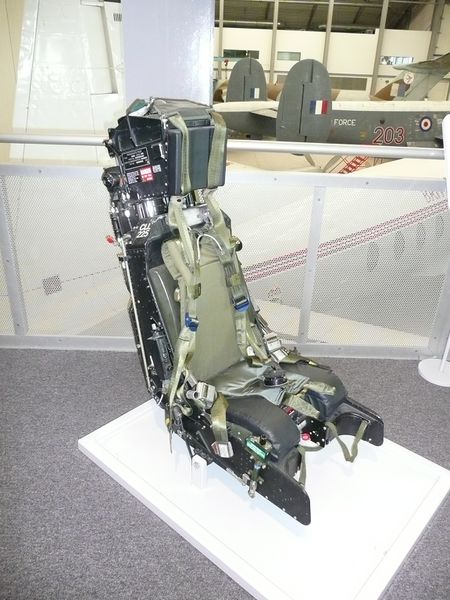 ملف:Martin-Baker Ejection Seat Mk 9B.jpg