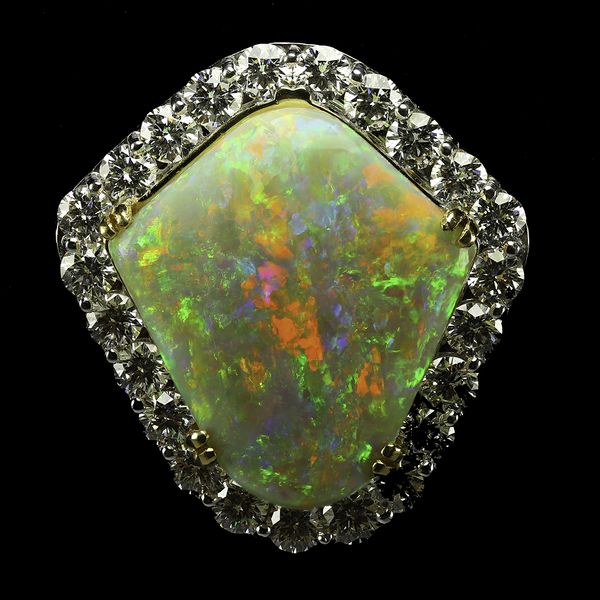 ملف:Rainbow Shield Mintabie Opal Pendant.jpg