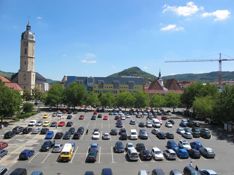 ملف:Blick auf den Eichplatz in Jena.jpg