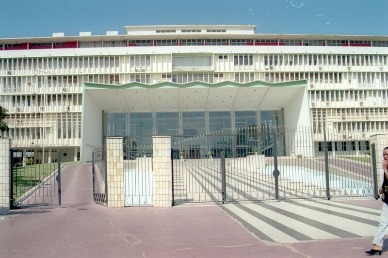 ملف:National assembly (Dakar, Senegal).jpg