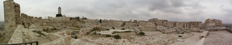 ملف:Aleppo citadel panoramic.jpg