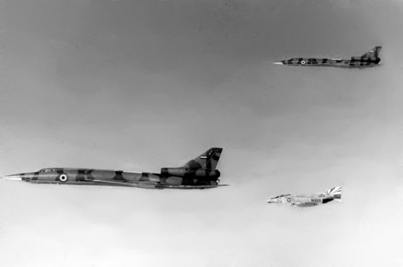 ملف:F-4N VF-111 intercepts Libyan Tu-22s 1977.jpeg