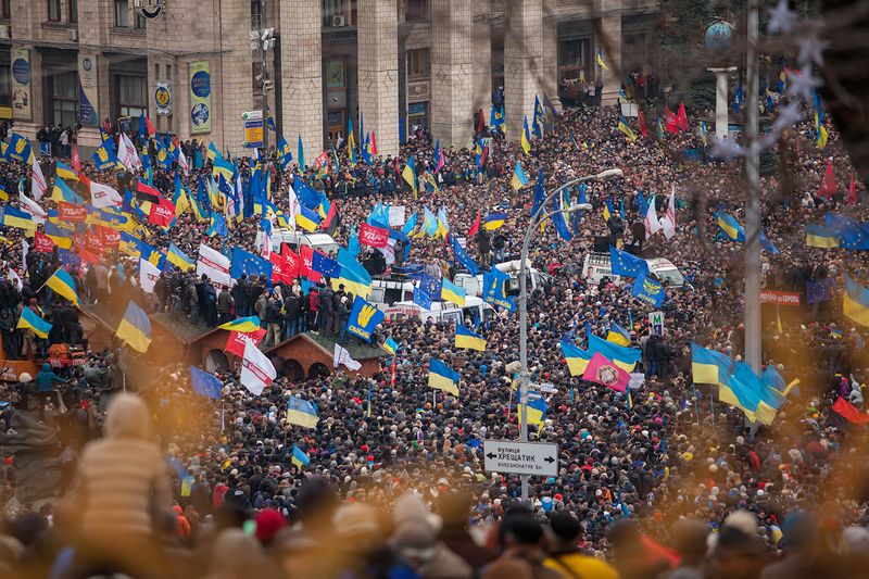 ملف:Euromaidan Kyiv 1-12-13 by Gnatoush 005.jpg