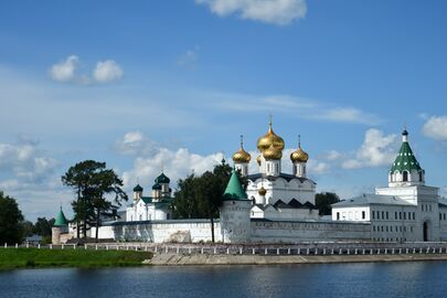 Ipatievsky Monastery في كوستروما