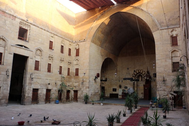 ملف:Cairo, kanqa di baybars al jashankin, 1306-09, cortile.JPG