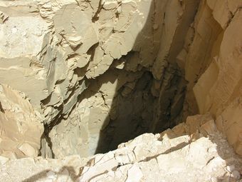 TT320 cache tomb shaft