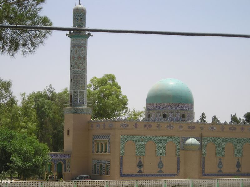 ملف:Mosque in Lashkar Gah.jpg