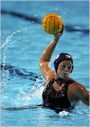 ناتالي گولدا كابتن فريق كرة الماء الأمريكي الذاهب إلى أوليمبياد بكين