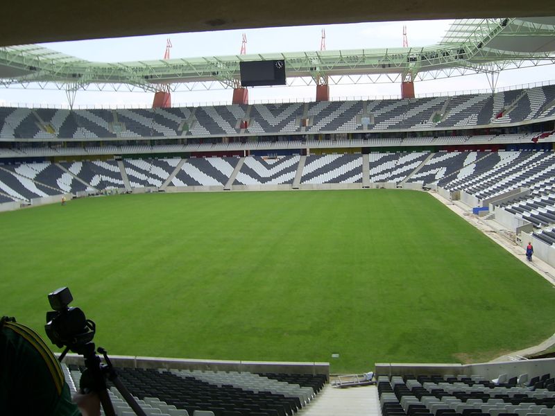 ملف:Seats and field of Mbombela Stadium.jpg