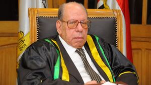 صلاح فضل مجع اللغة العربية.jpg