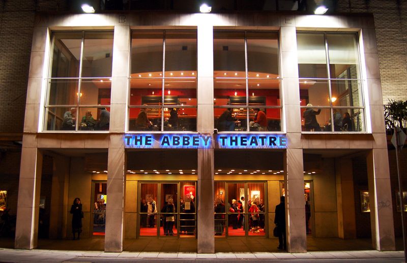 ملف:Abbey Theatre exterior.jpg