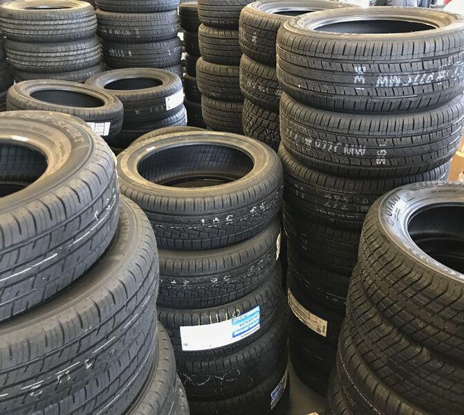 ملف:Assorted stacked automotive tires.jpg
