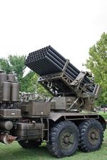 Samovozni visecjevni lanser raketa SVLR GRAD 122 mm 080810.jpg