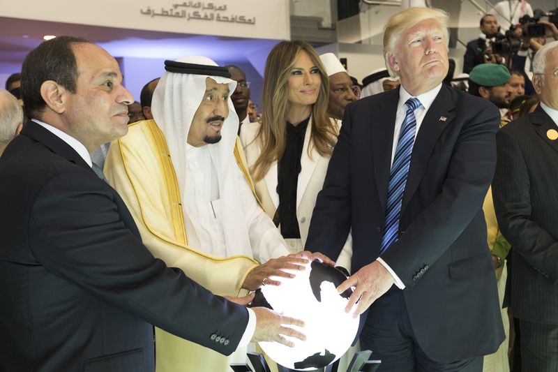 ملف:Abdel Fattah el-Sisi, King Salman of Saudi Arabia, Melania Trump, and Donald Trump, May 2017.jpg