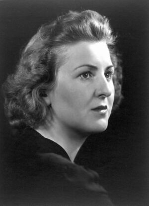 Eva Braun portrait - 1 of 3 (242-EB-26-01).jpg