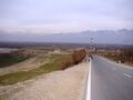 طريق في ولاية پروان، بالقرب من جسر سيد الواقع إلى الشمال مباشرة من قاعدة بگرام الجوية.