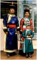 عائلة توڤانية بالزي التقليدي (روسيا)