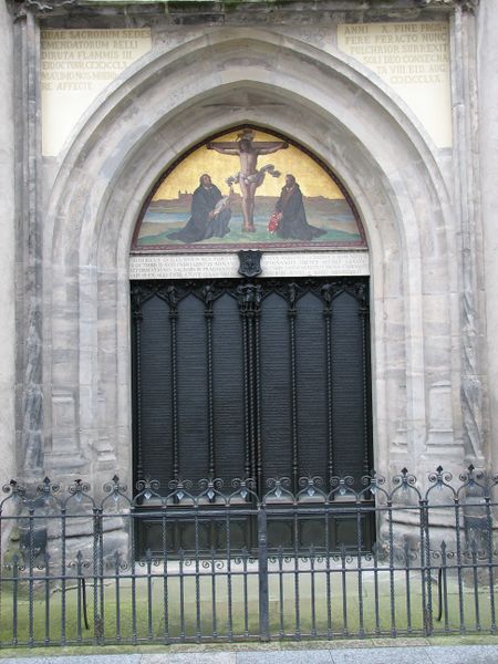 ملف:Wittenberg Thesentuer Schlosskirche.JPG