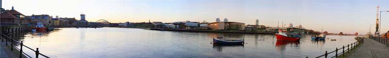 ملف:Sunderland panoramic riverside.jpg