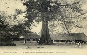 Kouroussa market square, seen in a French image from 1911
