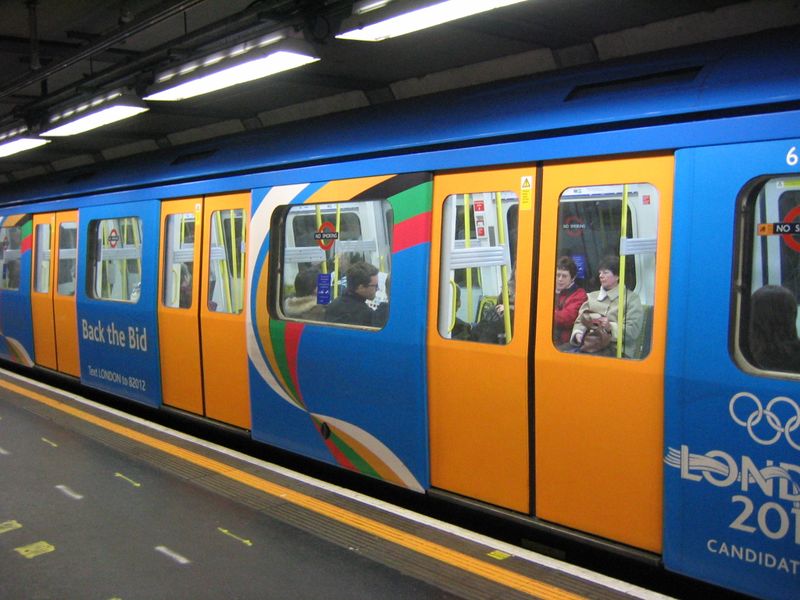 ملف:London 2012 train.jpg