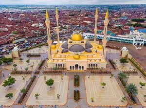 مسجد مدينة إيلورين المركزي في نيجيريا.jpg