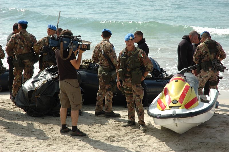 ملف:Italian UN soldiers Lebanon 2006.jpg
