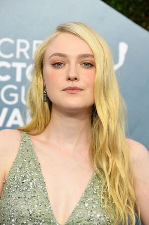 Dakota Fanning SAG AWARDS 2020.jpg