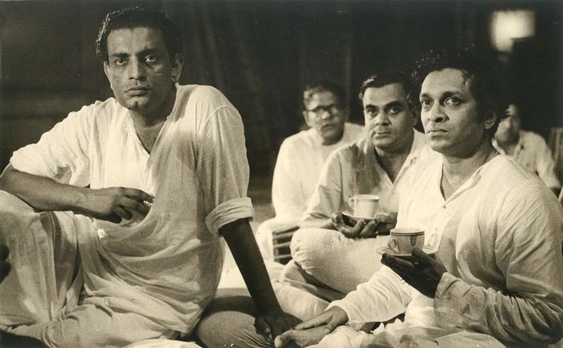 ملف:Satyajit Ray with Ravi Sankar recording for Pather Panchali.jpg