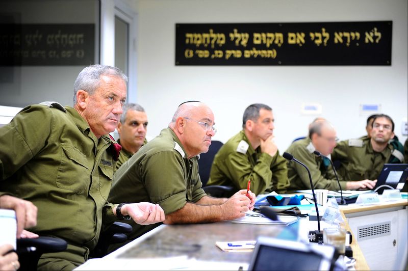 ملف:Flickr - Israel Defense Forces - IDF Chief of Staff Lt. Gen. Benny Gantz in Situational Assessment.jpg
