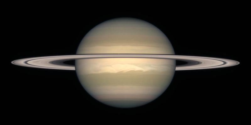 ملف:Saturn from Hubble.jpg