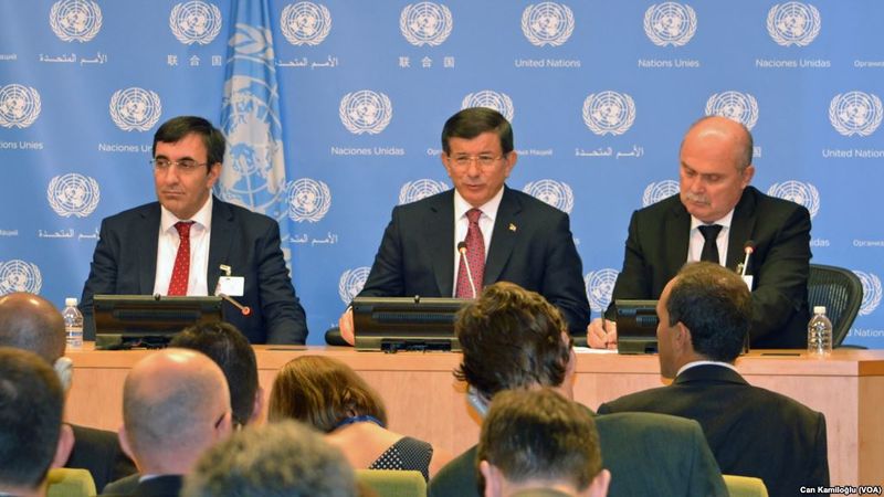 ملف:Ahmet Davutoğlu, Feridun Sinirlioğlu and Cevdet Yılmaz at the United Nations, September 2015.jpg