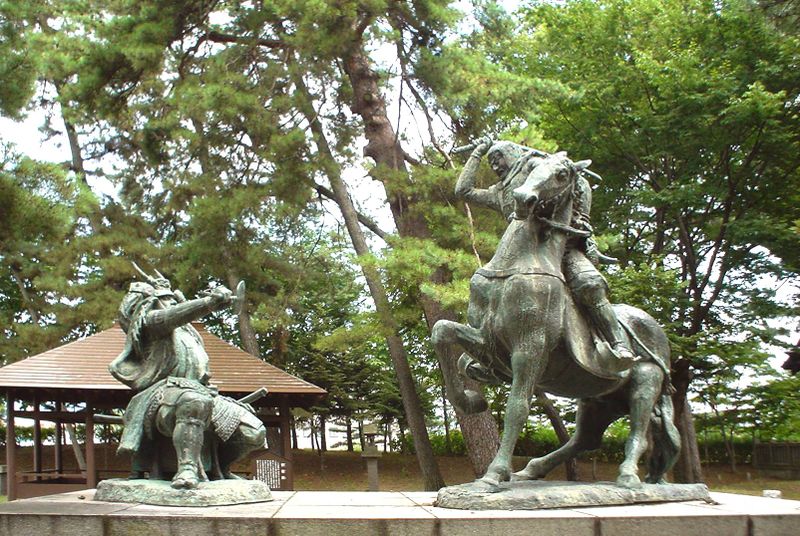 ملف:Takeda Shingen versus Uesugi Kenshin statue.jpg