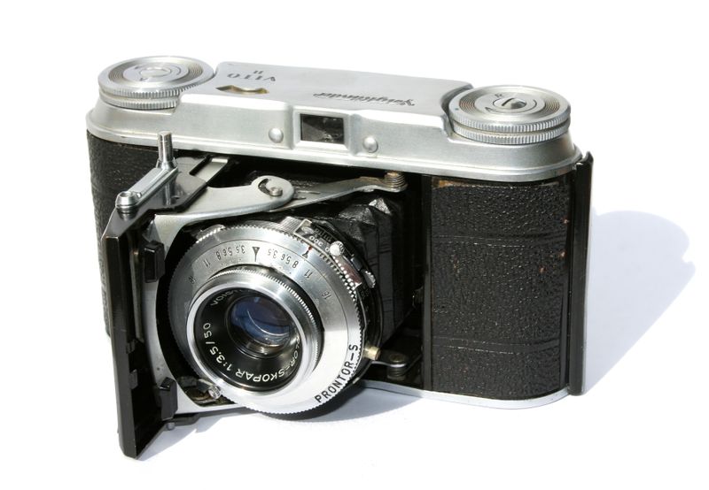 ملف:Voigtlander Vito II Camera Digon3.jpg