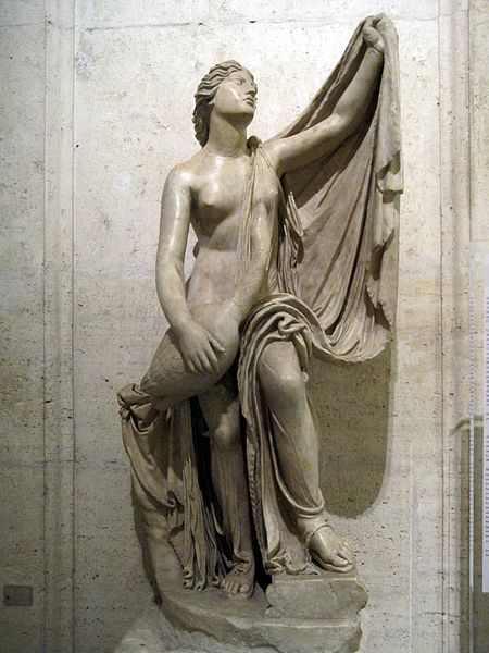ملف:0 Léda et Zeus métamorphosé en cygne - Musei Capitolini (1).JPG