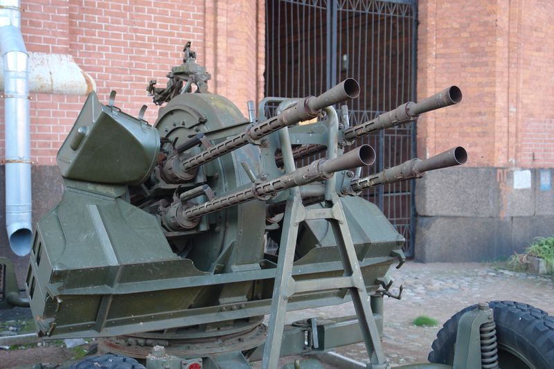 ملف:14,5-мм счетверенная зенитная пулеметная установка конструкции Лещинского ЗПУ-4 (4).jpg