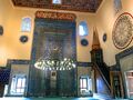 قاعة الصلاة في المسجد.