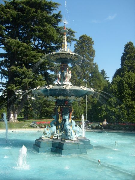 ملف:Water fountain at Christchurch Botanical Gardens.JPG