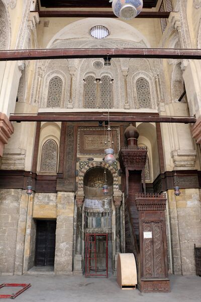 ملف:Cairo, madrasa del sultano qalaun, madrasa e moschea 08.JPG