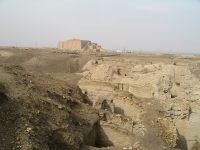 آثار وأطلال مدينة أور حيث يمكن رؤية الزقورة فيها