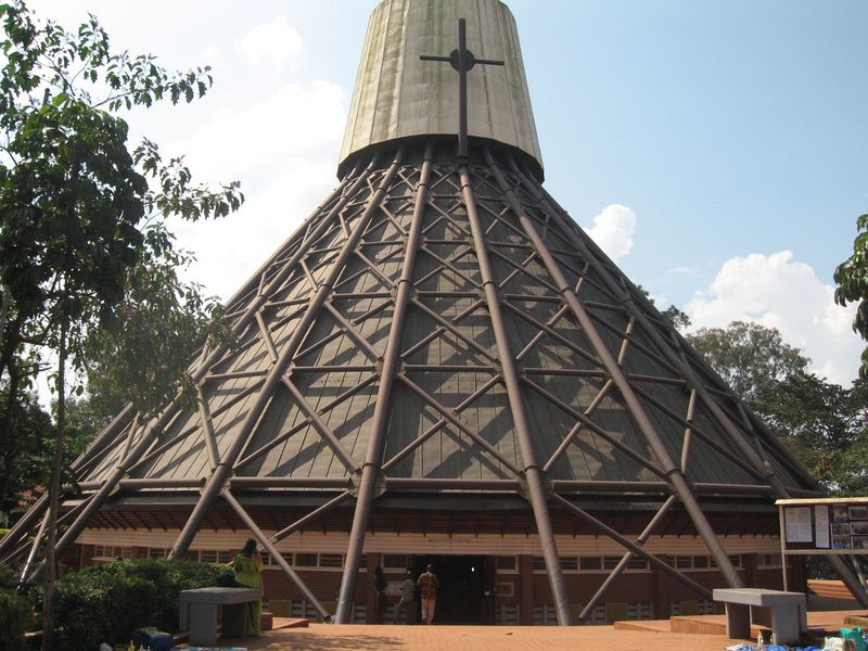 ملف:Church Namugongo Uganda.jpg